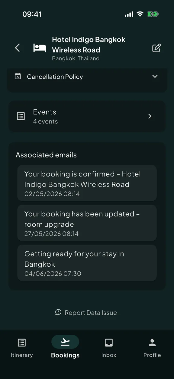 A booking in Skaoot with its history of associated emails merged into one entry.