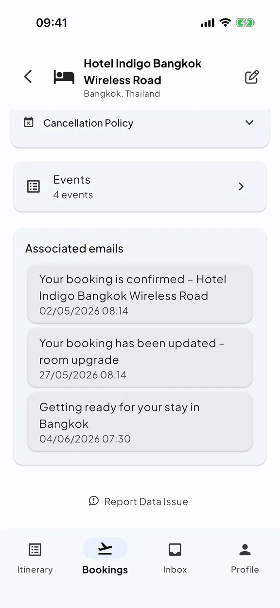 A booking in Skaoot with its history of associated emails merged into one entry.